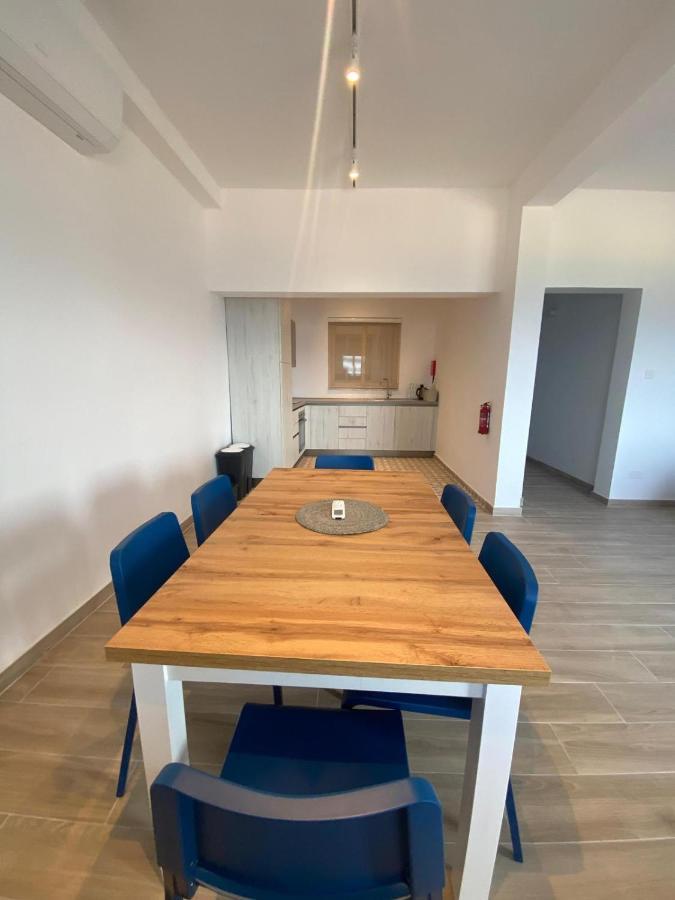 Beachfront Sliema Apartment Exterior photo